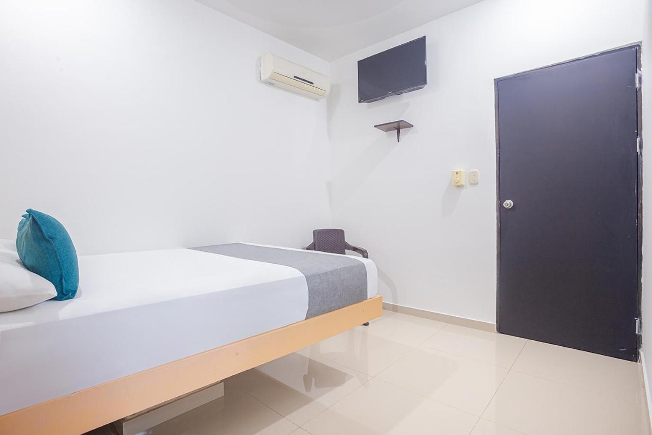 Ayenda Alameda Real Hotel มอนเตริอา ภายนอก รูปภาพ