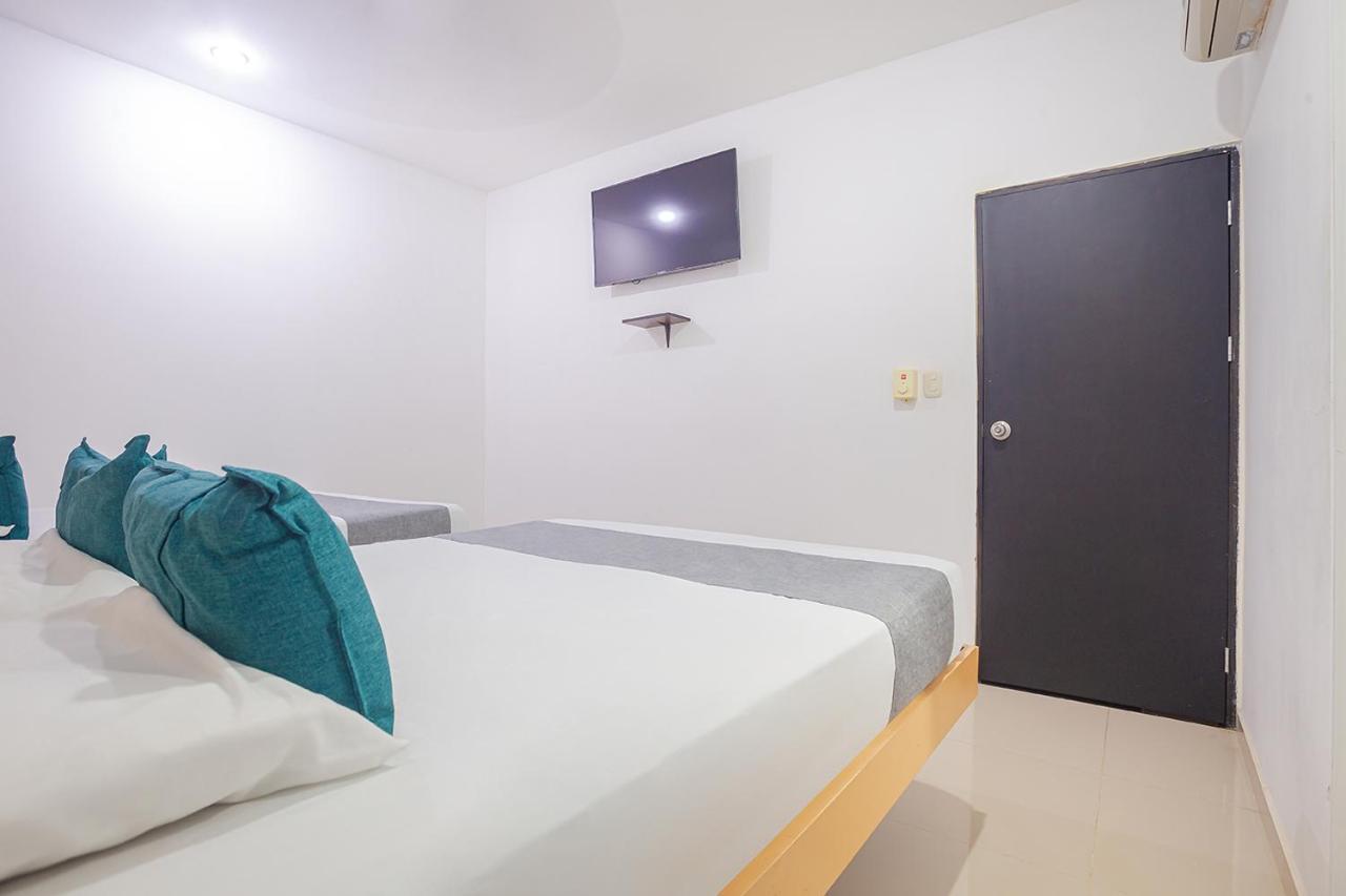 Ayenda Alameda Real Hotel มอนเตริอา ภายนอก รูปภาพ